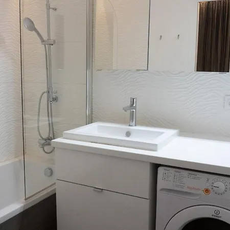 Splendid Bright And Spacious Apt Ternes *